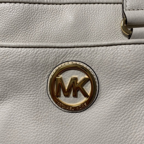Michael Kors Fulton Swing Leather Crossbody - Picture 4 of 12